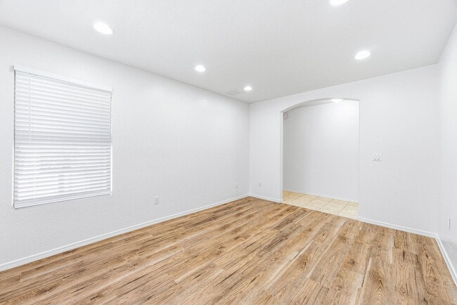 Building Photo - 2899 W White Canyon Rd