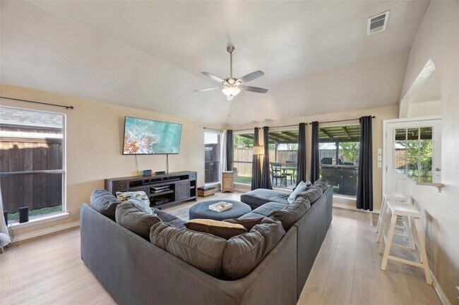 Building Photo - 7209 Montego Dr