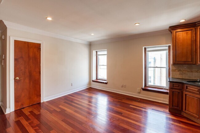 Building Photo - 2739 W Girard Ave