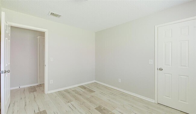 Building Photo - 4407 Alamo Ave
