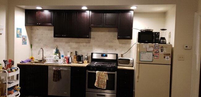 Building Photo - 4232 Spruce St