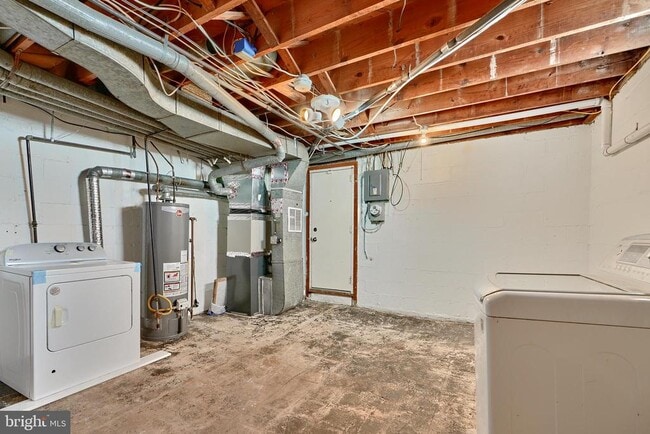 Building Photo - 530 47th St