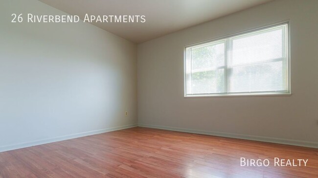 Building Photo - Spacious 2 Bedroom Apartment! Move in today!