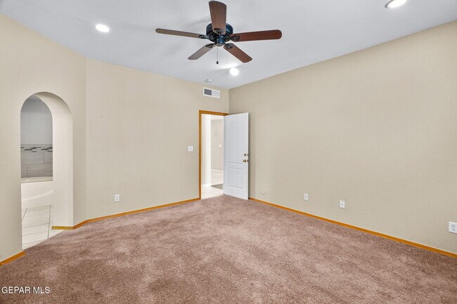 Building Photo - 7089 Tierra Roja St
