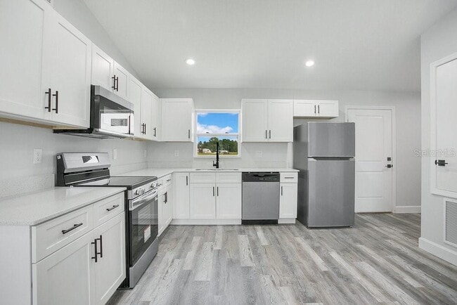 Building Photo - 27 Pine Trace Run