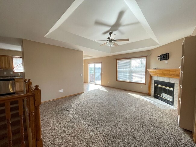 Building Photo - 3253 S Palisades Dr