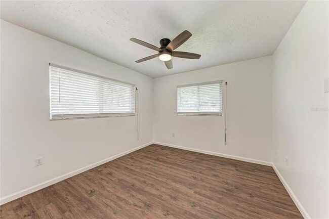 Building Photo - 451 N Shore Dr