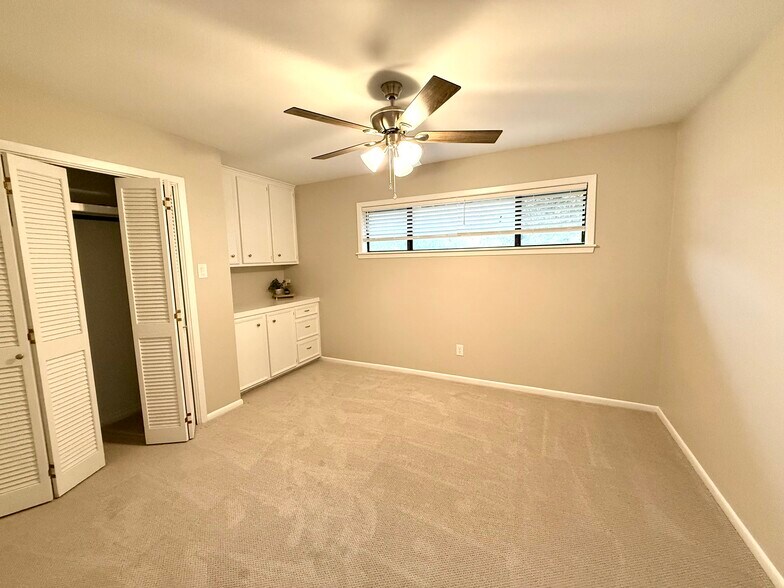 Building Photo - 601 Cache Cv