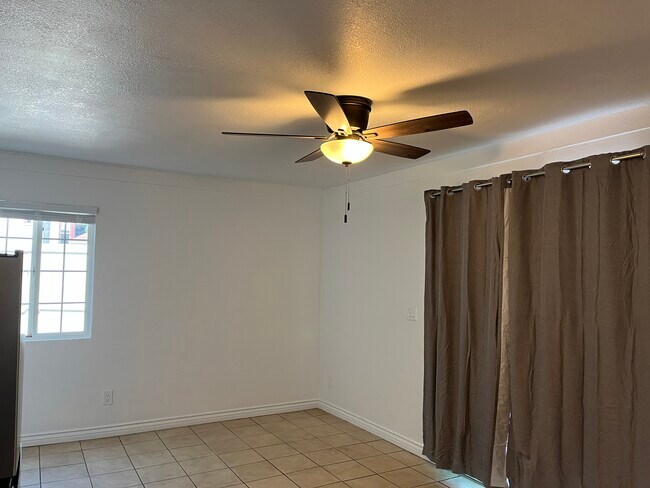 Building Photo - 636 Neptune Way