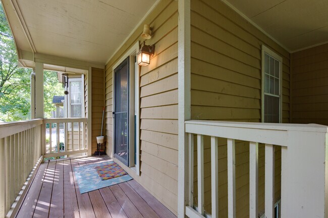 Building Photo - 1003 Country Park Dr