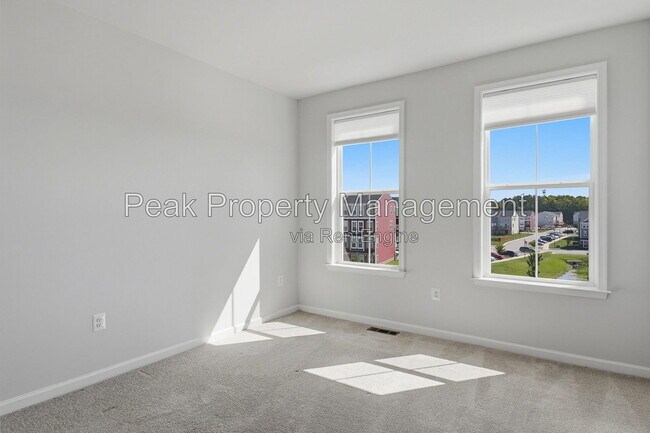 Building Photo - 9256 Magellan Pkwy
