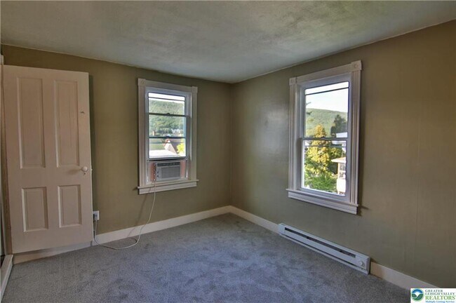 Building Photo - 68 W Center St