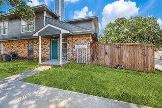 Building Photo - 117 Peachtree Ct