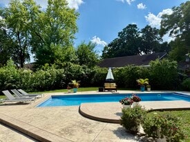 Building Photo - 2317 Monroe Ave