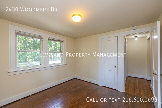 Building Photo - 2430 Woodmere Dr