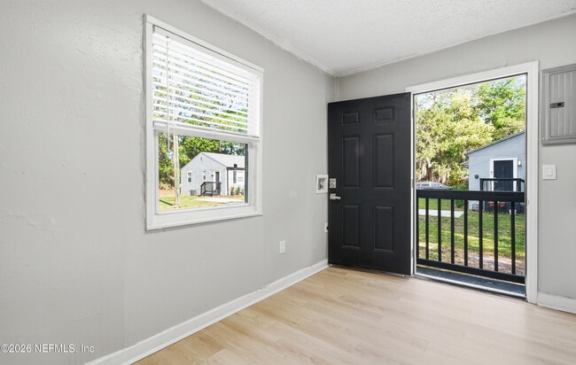 Building Photo - 5931 Wilmar Rd W