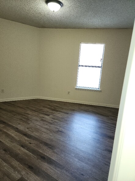 Building Photo - 509 Summit St