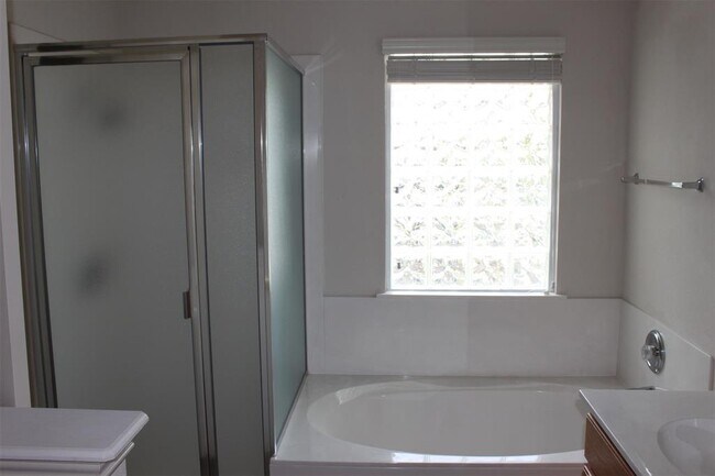 Building Photo - 11700 Raymond C Ewry Ln