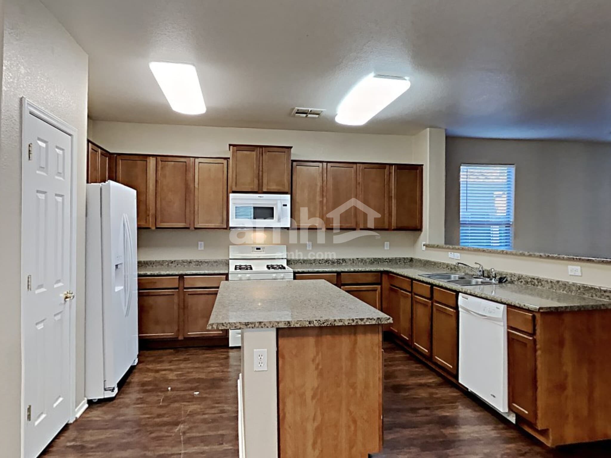 Building Photo - 3880 E Kesler Ln