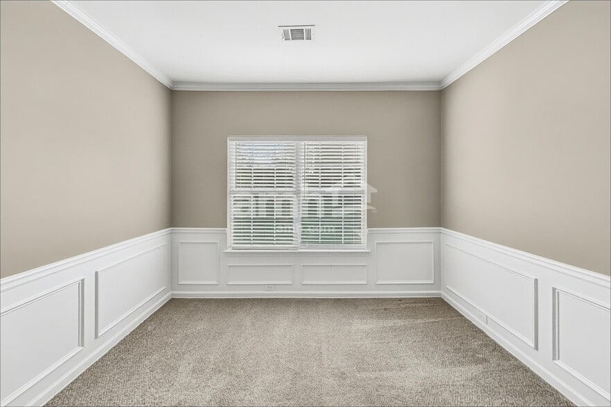 Building Photo - 4975 Hopewell Manor Dr