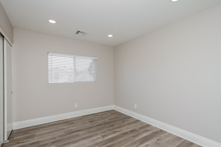 Building Photo - 6369 Coral Flower Ct