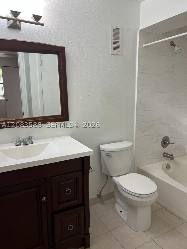 Building Photo - 10581 SW 155th Ct