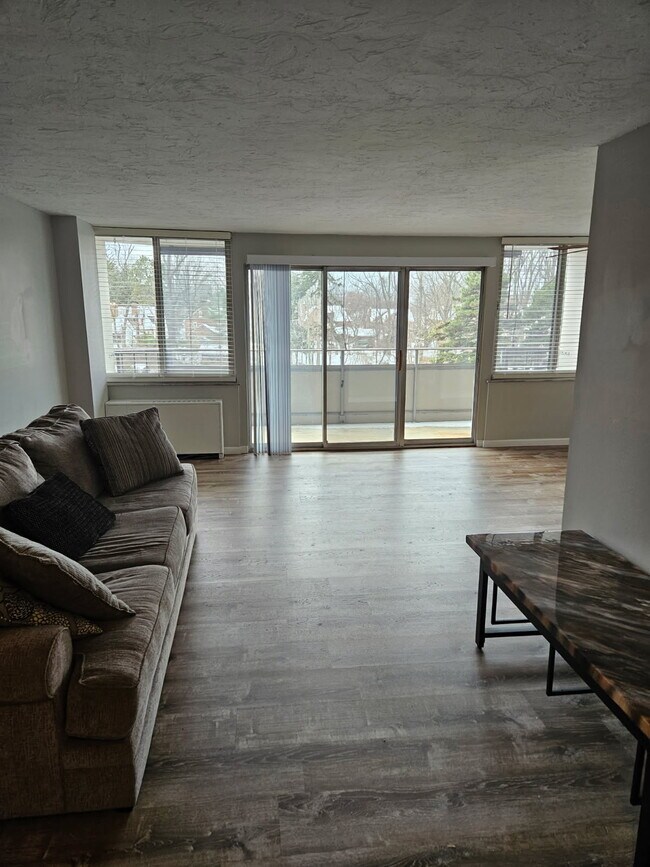 Building Photo - 12900 Lake Ave