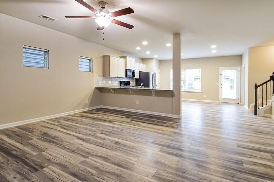 Building Photo - 163 Preserve Dr