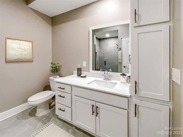 Building Photo - 5355 Pinehurst Park Dr