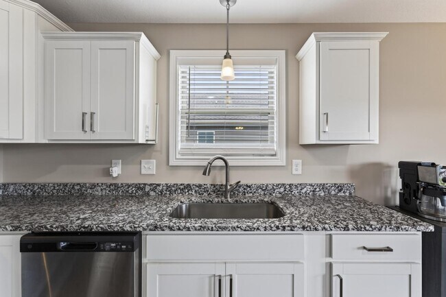 Building Photo - 950 Tufnel Dr