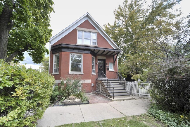 Primary Photo - 2500 N Francisco Ave