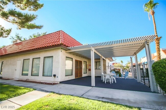 Building Photo - 101 Luna Way