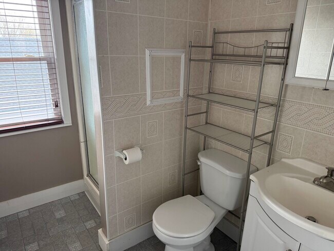 Building Photo - 316 Douglas St