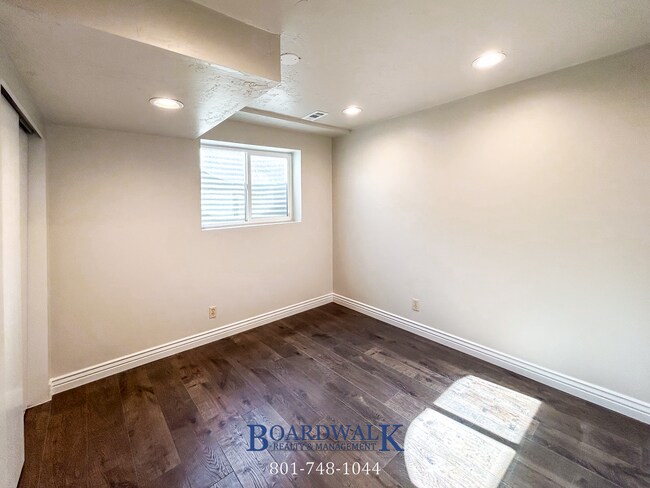 Building Photo - Remodeled & Ready 5 bed in Sandy