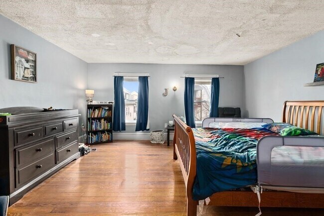 Building Photo - 14 Bowdoin St