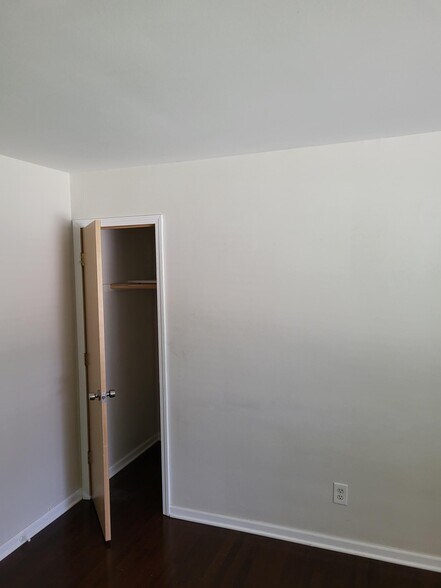Building Photo - 1305 Jewel Ct