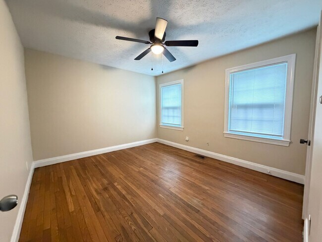 Building Photo - 825 Parkway Dr