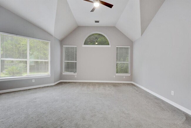 Building Photo - 40 Lovegrass Ln
