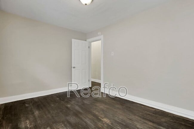Building Photo - 659 S Burgess Ave