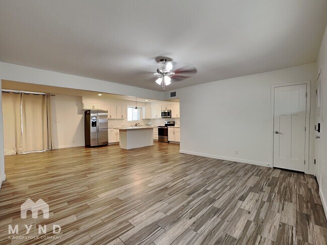 Building Photo - 1544 W 6th St