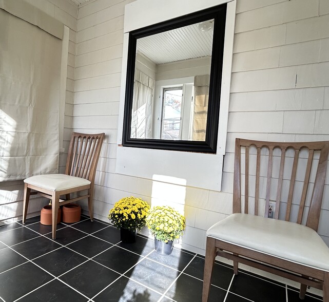 Building Photo - 66 Cass St