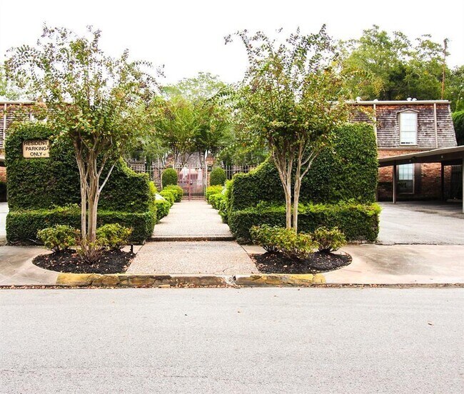 Primary Photo - 5353 Dora St