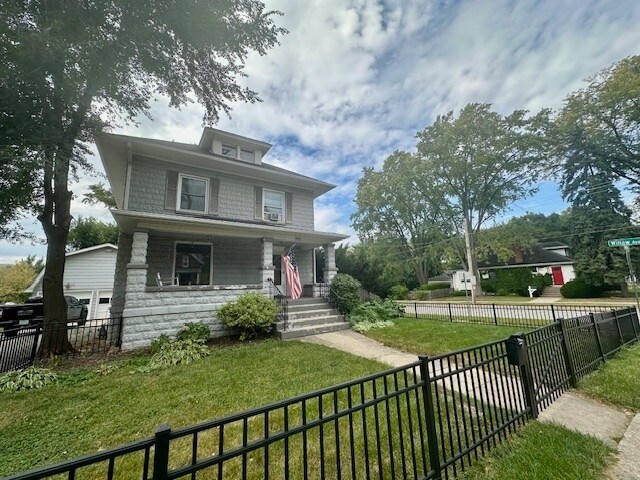 Primary Photo - 302 S Washington St