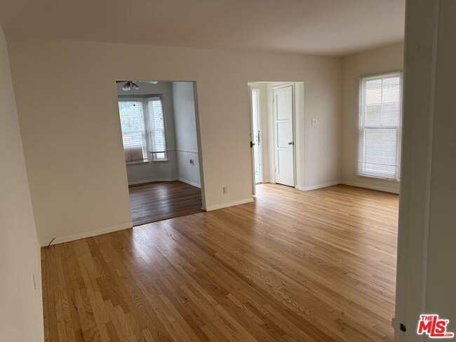 Building Photo - 4434 Grand View Blvd