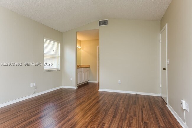 Building Photo - 576 NW 48th Ave