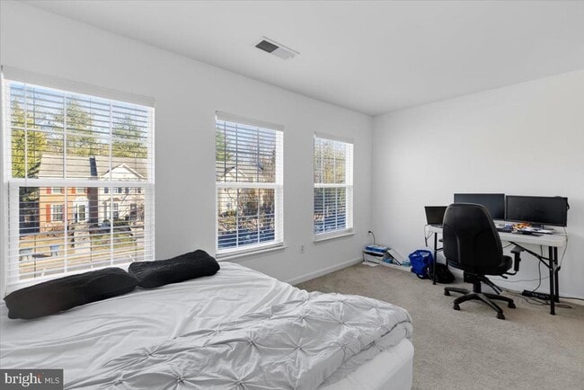 Building Photo - 15516 Three Otters Pl