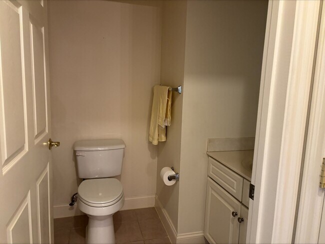 Building Photo - 1214 Emerald Ct