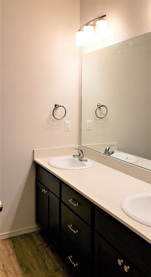 Building Photo - Cooper ISD- Luxury Duplex in Southwest Lub...