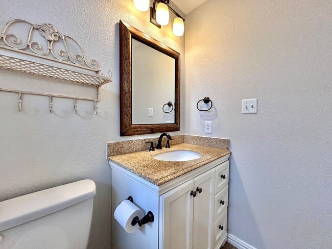 Building Photo - 609 N Cascades Ave