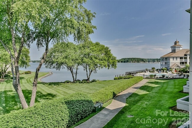 Building Photo - 18557 Vineyard Point Ln